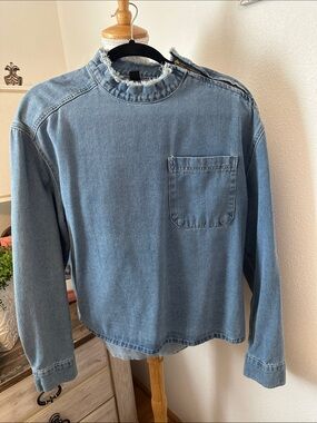 Light Blue Denim Long-Sleeve Pullover Blouse with Chest Pocket